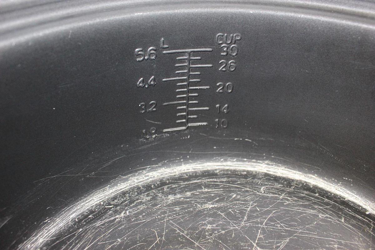 Used Avantco -60 Cup Rice Cooker Model: 177RCA60 120V - 60Hz- 1550W (Tested- Turns on/Working)