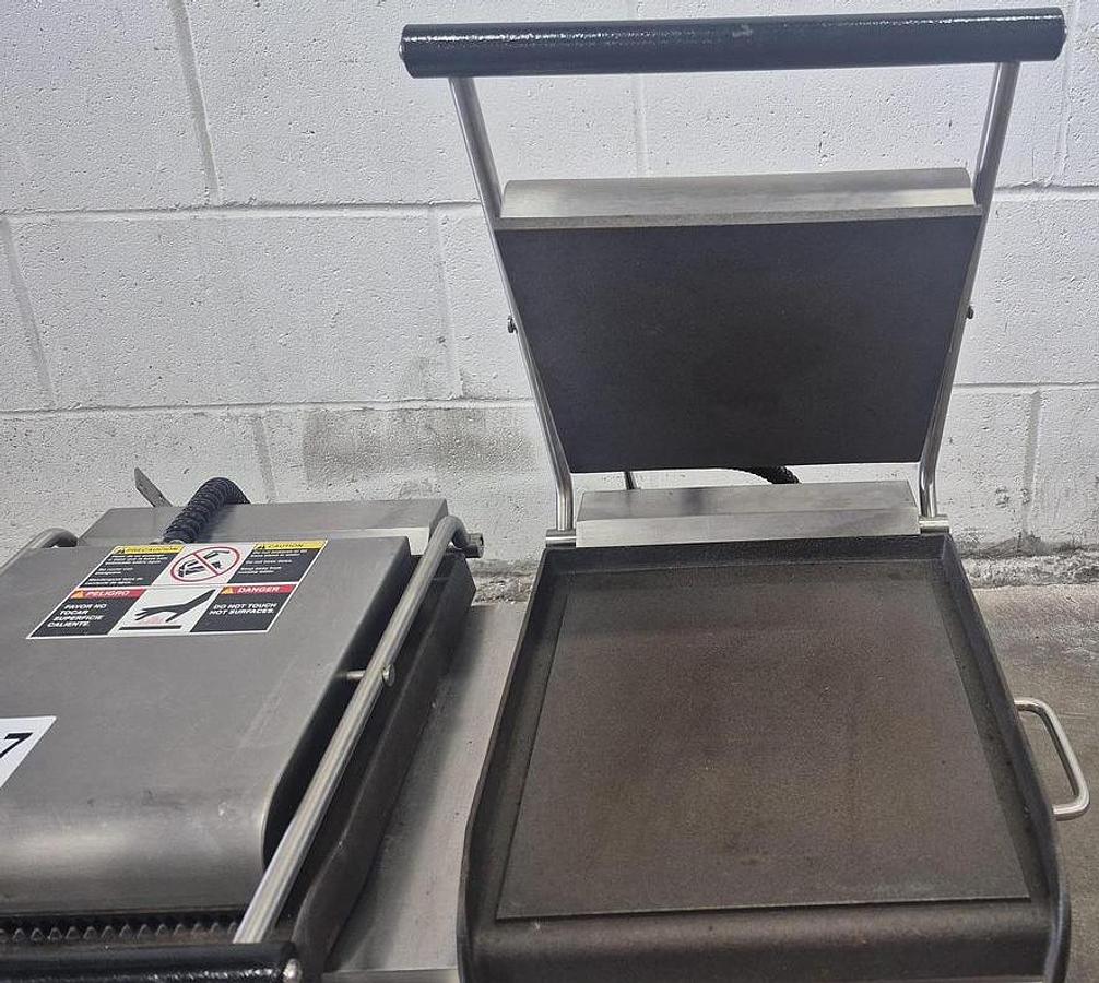 Used Star panini grill -