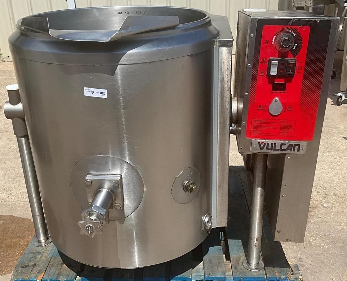 Used 2017 Vulcan gas 40gal steam jacketed tilt kettle