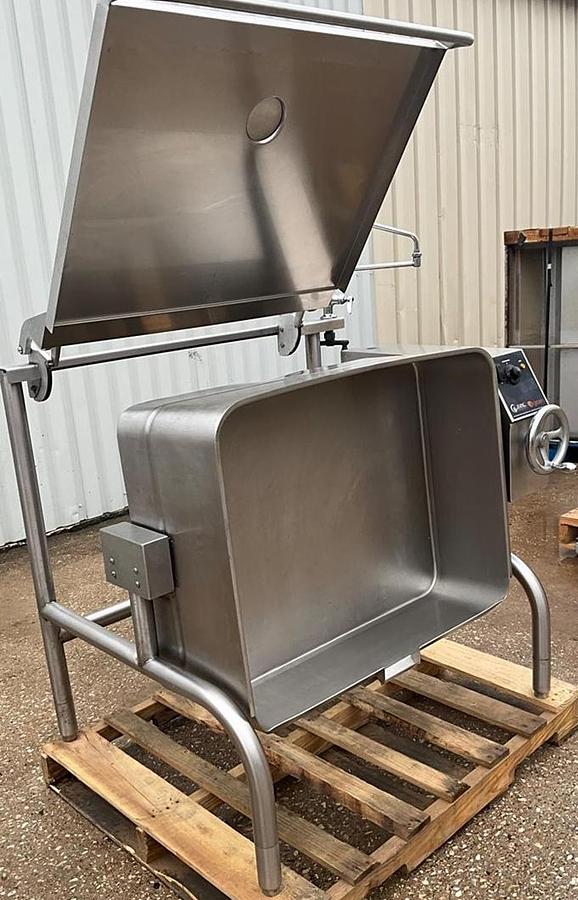 Used Groen 40 gallon electric tilt skillet