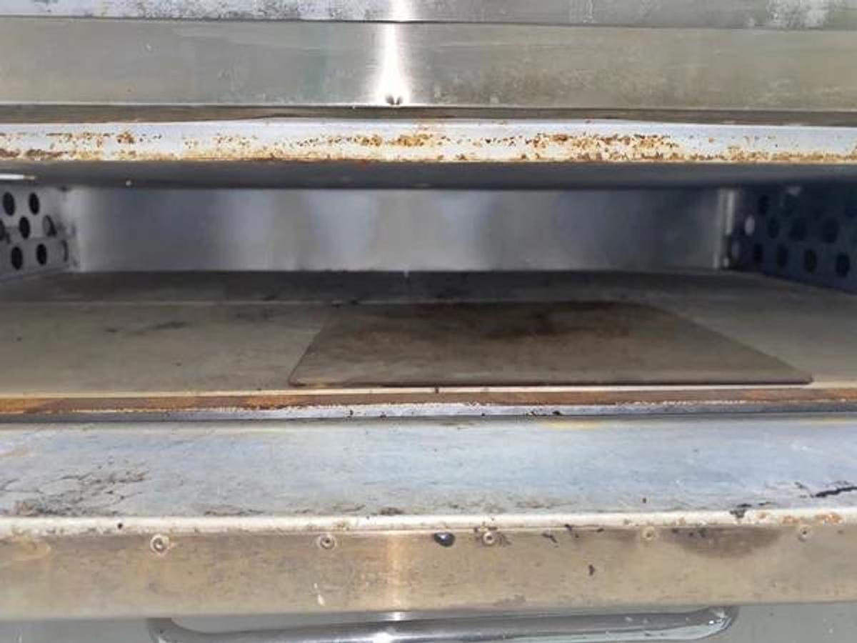 Used Bakers Pride Double Deck Oven FC-816Y/800