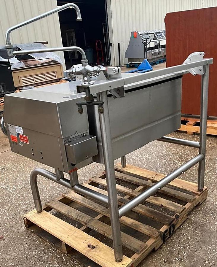 Used Groen 40 gallon electric tilt skillet