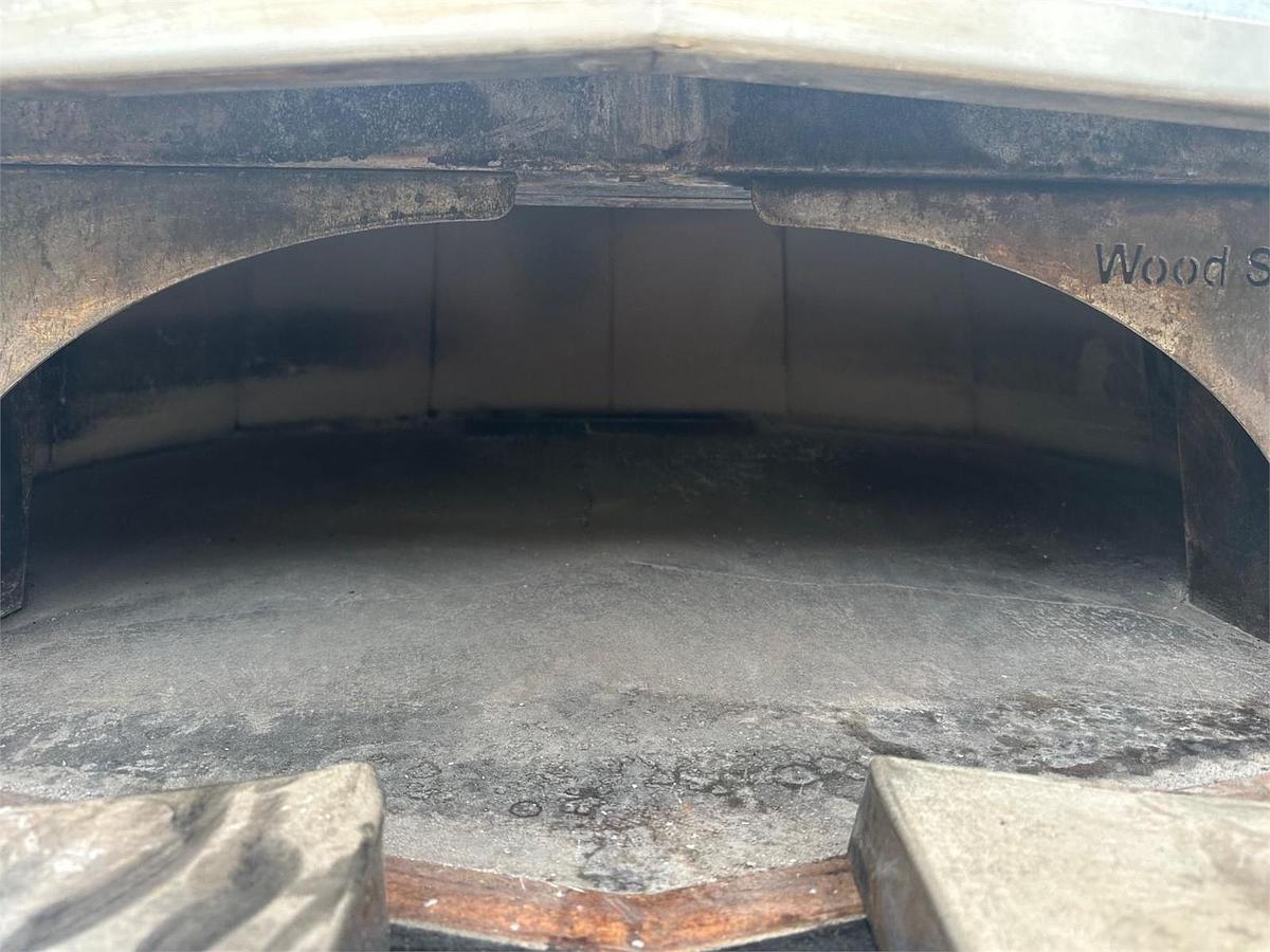 Used Wood stone Mt Adams gas burning pizza oven