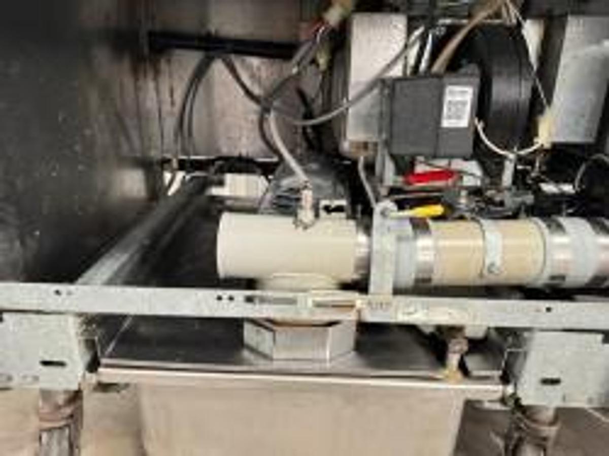 Refurbished Frymaster Gas 3 Bay Fryer W Filtration from School 50lb FMPH355SC