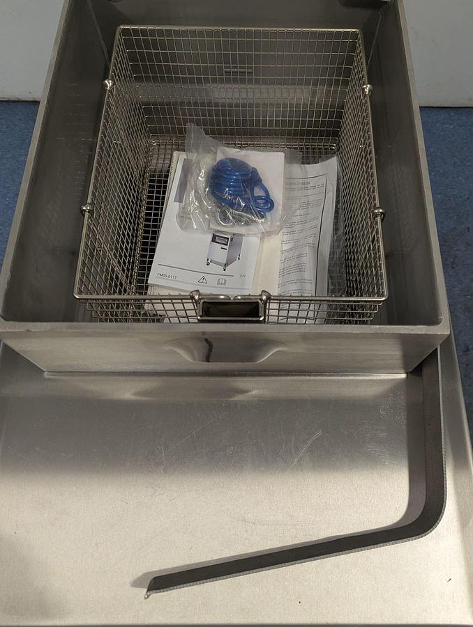 Used Henny Penny PFG600 Gas Pressure Fryer - 2 AVAILABLE - LIKE NEW CONDITION