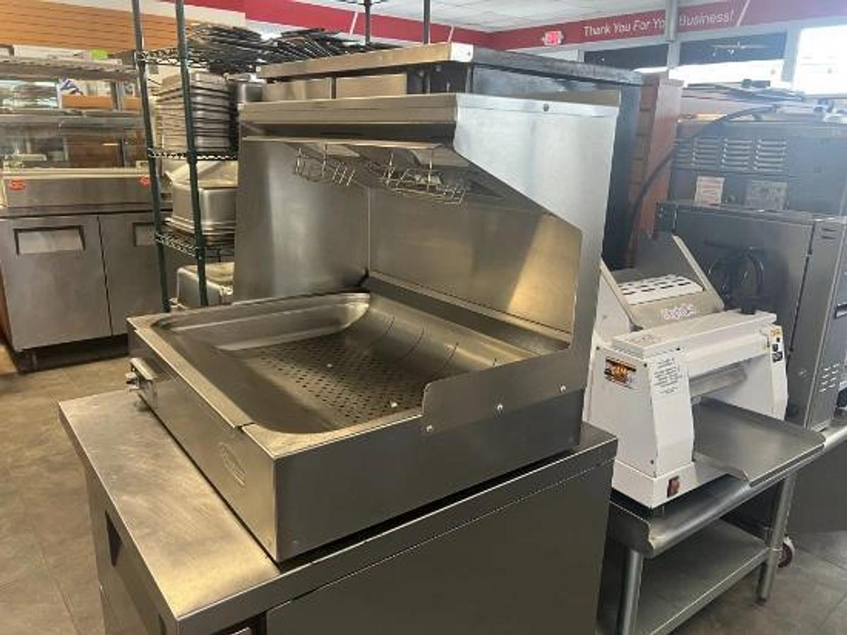 Used Hatco GRFHS-26 26 7/16" GloRay® Countertop Fry Holding Station -