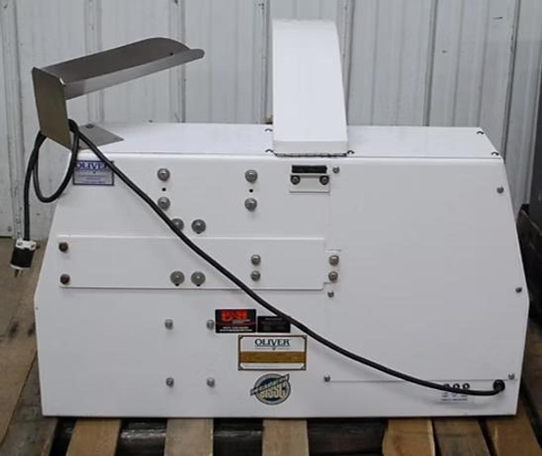 Used Oliver 2003 Variable Slice Bread Slicer - WARRANTY