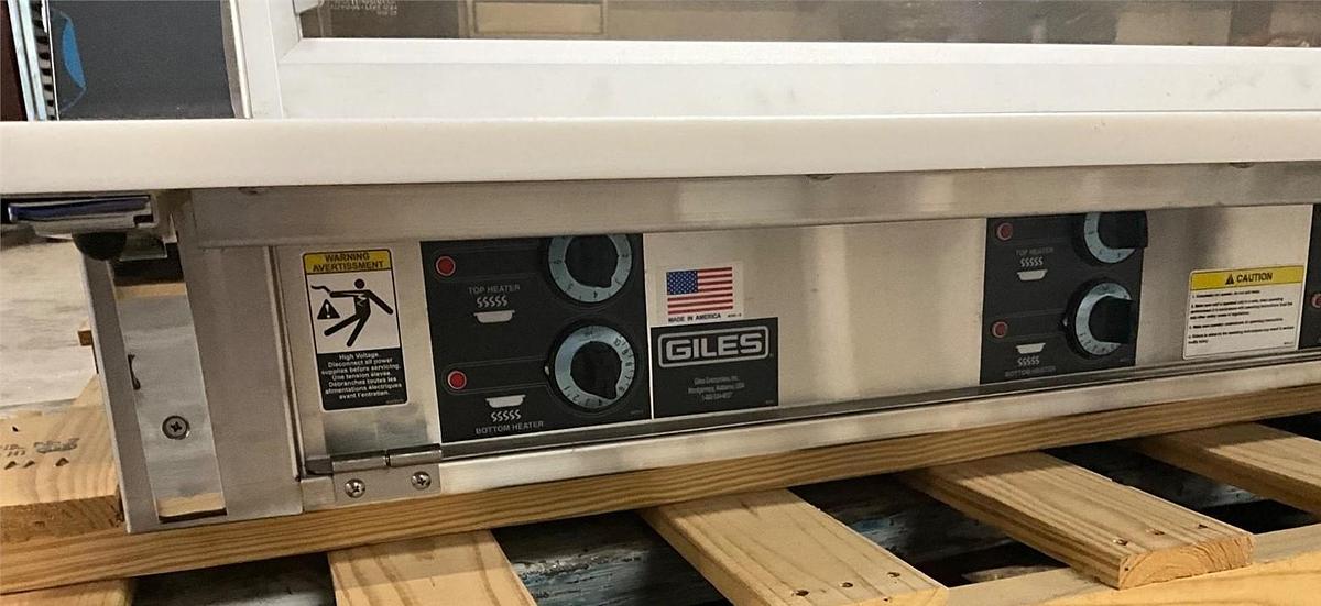 Used 6’ Giles heated food display merchandiser