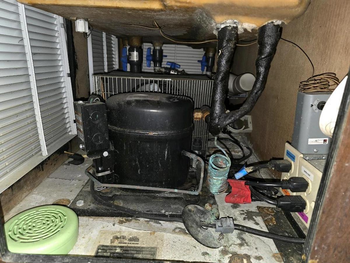 Used Lobster tank - removed from major supermarket