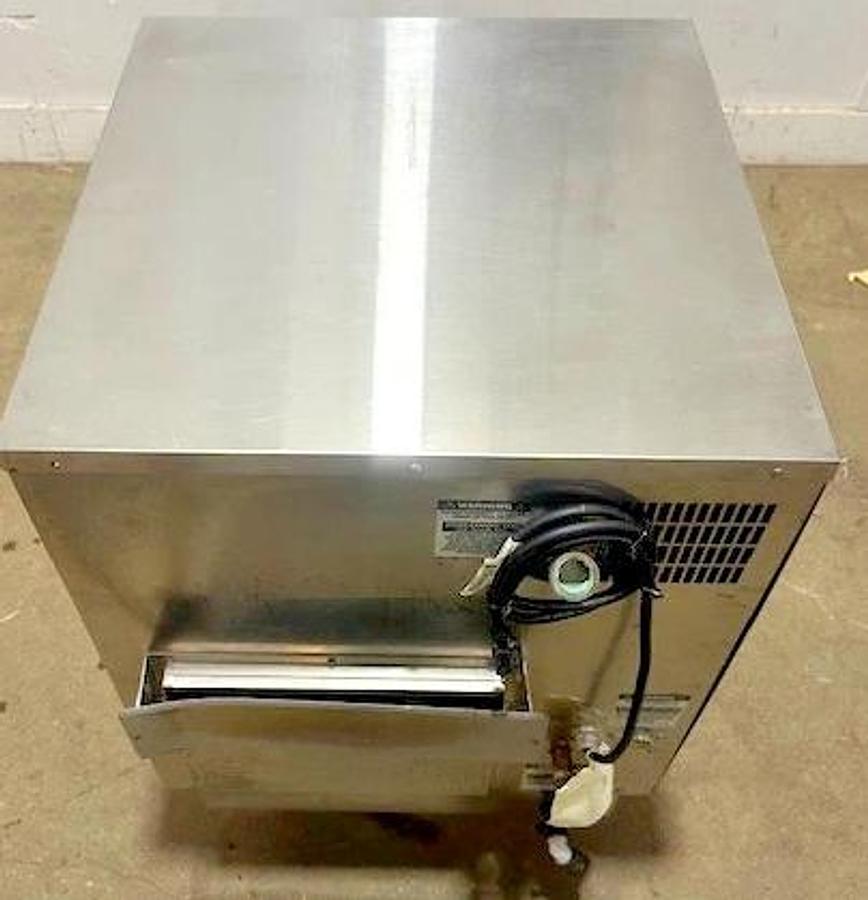 Used ACCUTEMP P61201E060 COUNTERTOP 60,000 BTU 6 PAN LP GAS BOILERLESS STEAMER