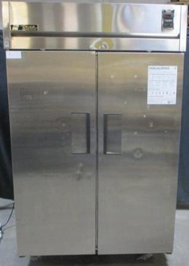 Used True Stainless Steel Solid Double Door Reach In Refrigerator