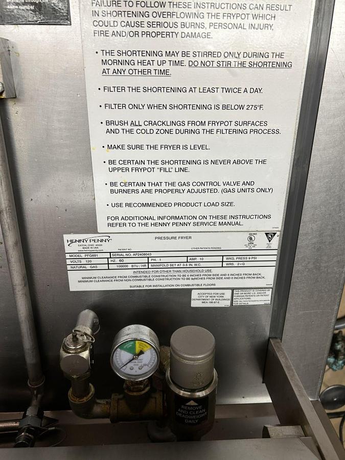 Used HENNY PENNY COMPUTRON 8000 NATURAL GAS PRESSURE FRYER  - 2 AVAILABLE