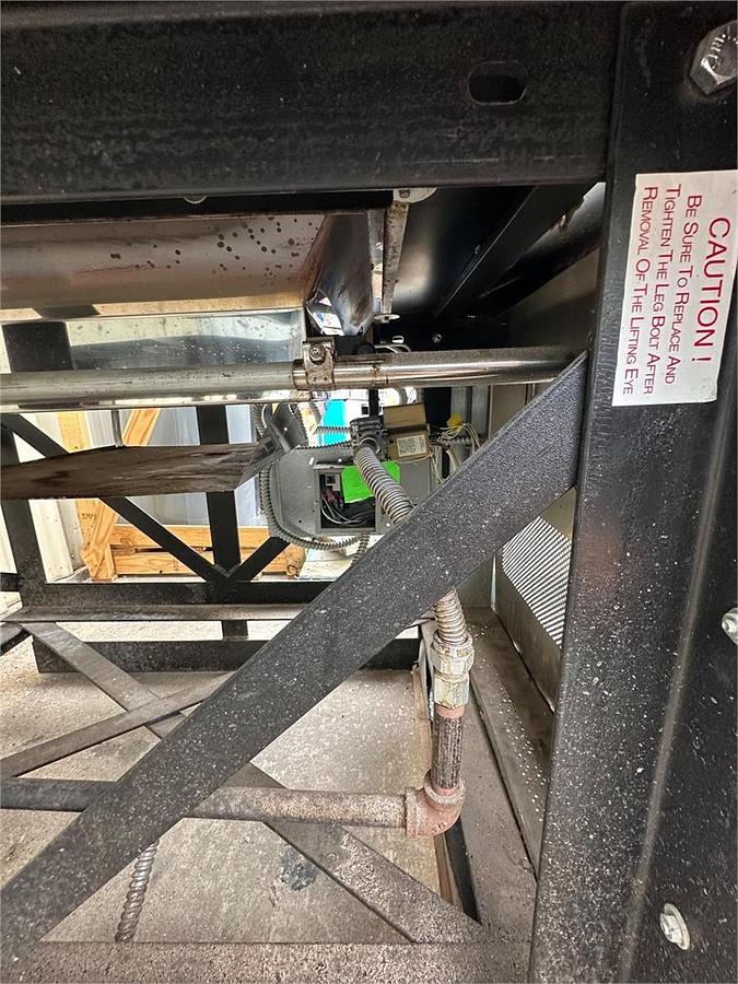 Used Wood stone Mt Adams gas burning pizza oven