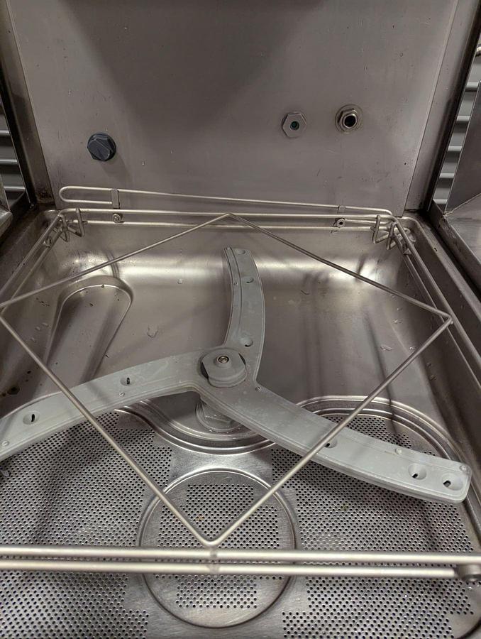 Used  Hobart CDH Door-Type Hi Temp Dishwasher   -C/W DISH TABLING -WARRANTY
