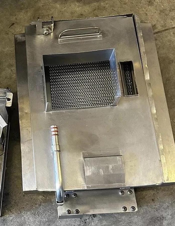 Used Henny Penny 4 Well Electric Fryer with Oil Filtration System BEAUTIFUL SHAPE! Model EEE-154 FFFF