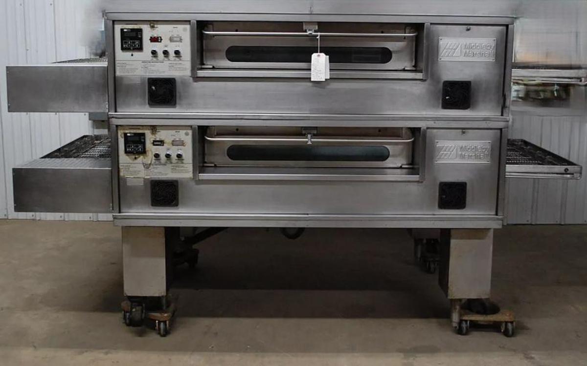 Used Middleby Marshall Natural Gas Double Stack Deck 32" Conveyor Pizza Oven