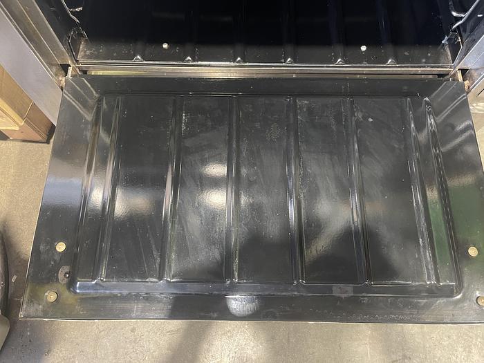 Refurbished 36 Inch Wolf Gas Range w/ Broiler Grill - oven below never used