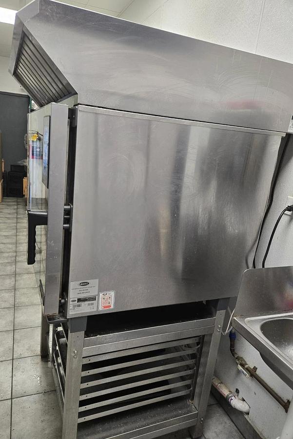 Used UNOX XAVC-06FS-EPRM Combi Oven w/ Ventless Hood & Stand 208-240V 3-Phase