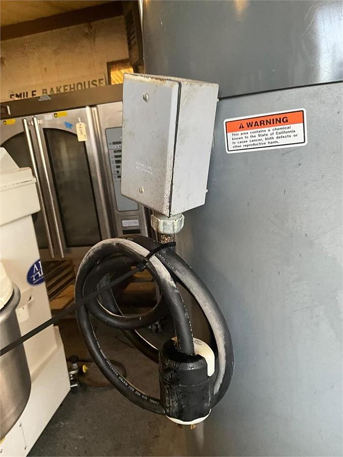 Used Hobart M802 80qt dough mixer