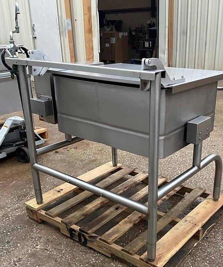 Used Groen 40 gallon electric tilt skillet