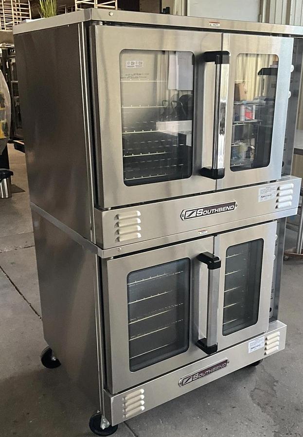 Used 2022 Southbend gas double stack convection oven BGS/23SC Double Deck Energy Star