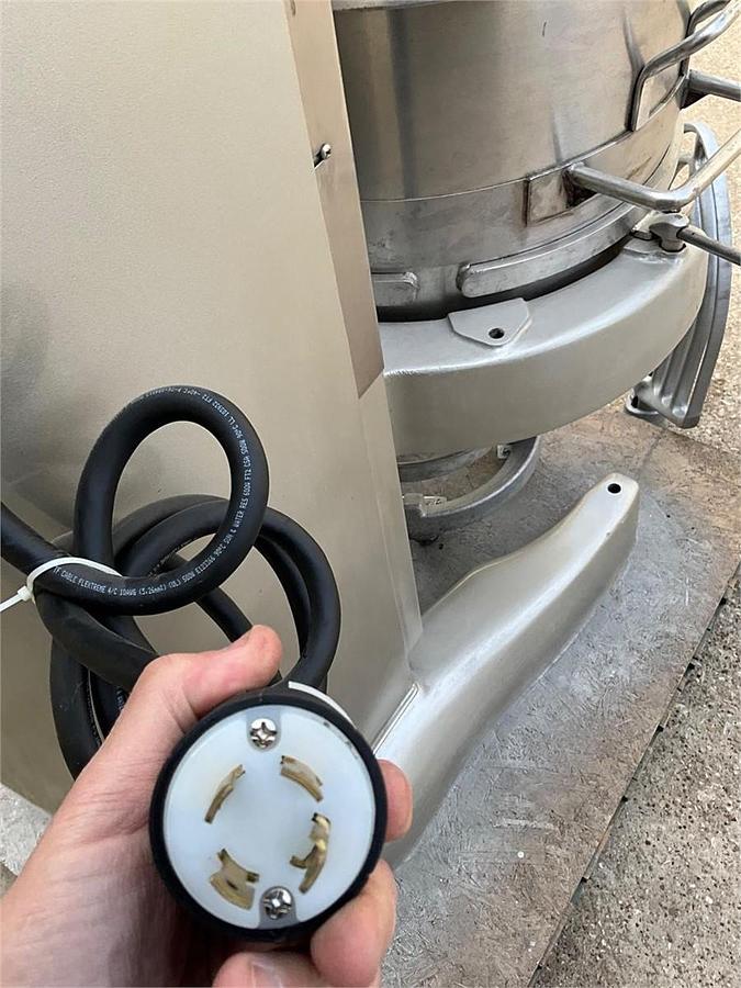 Used Hobart 140qt dough mixer -V1401