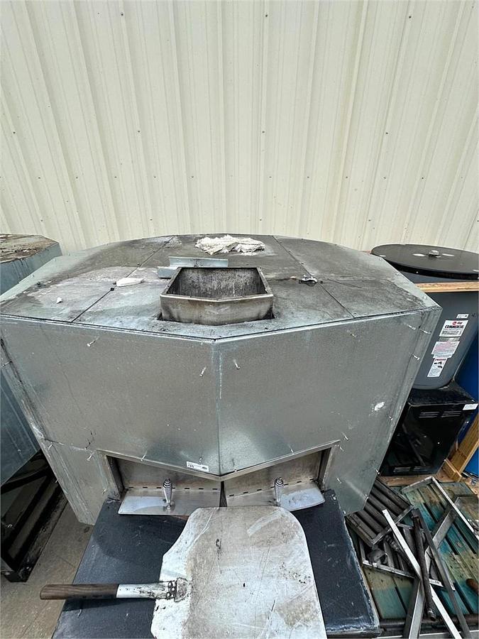 Used Wood stone Mt Adams gas burning pizza oven