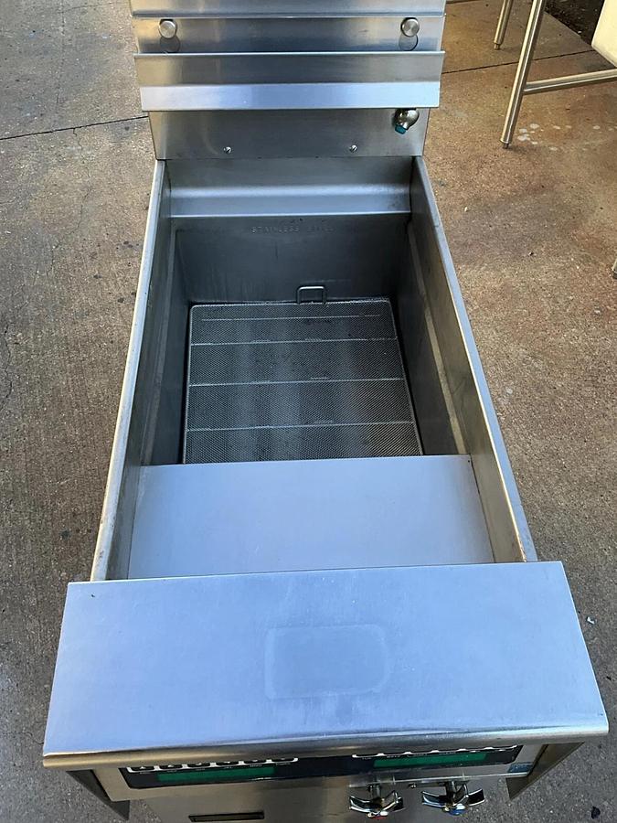 Used 2018 Pitco Fryer SSPG14 gas 14 gal pasta seafood cooker Solstice boiler