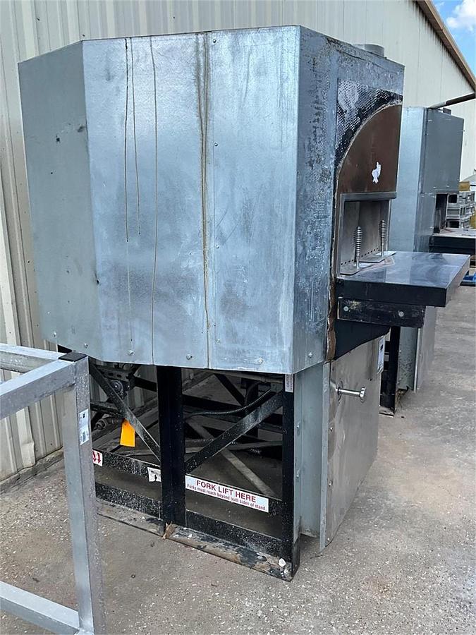 Used Wood stone Mt Adams gas burning pizza oven