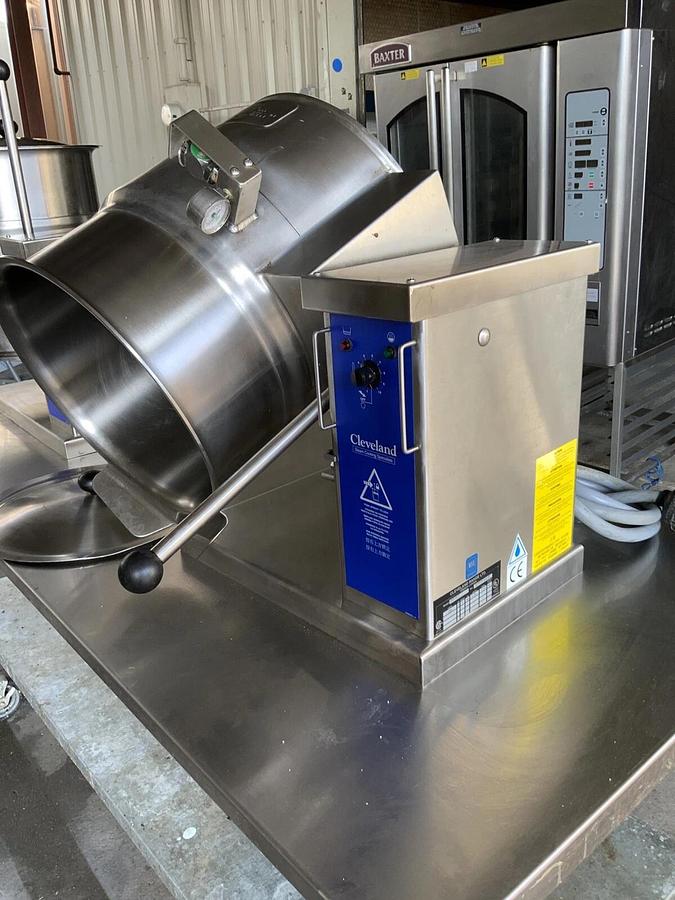 Used Cleveland KET-6-T 6 Gal Steam Soup Fudge Tilt Kettle 2/3 Jacketed 208volts 3ph
