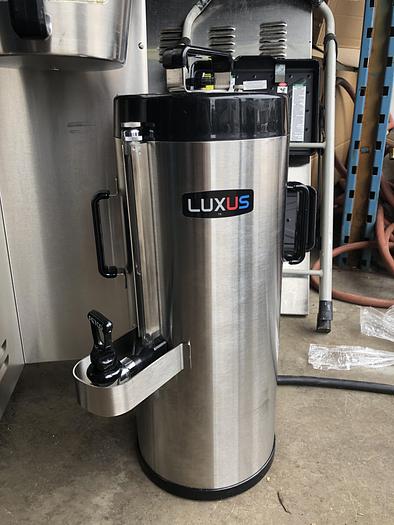 Used 1.5 GALLON BREWER FETCO CBS-52H w/ Thermal Dispensers