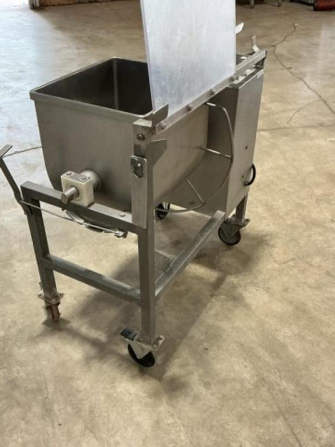 Used Clean Working Industrial Hollymatic HM-100 Mixer