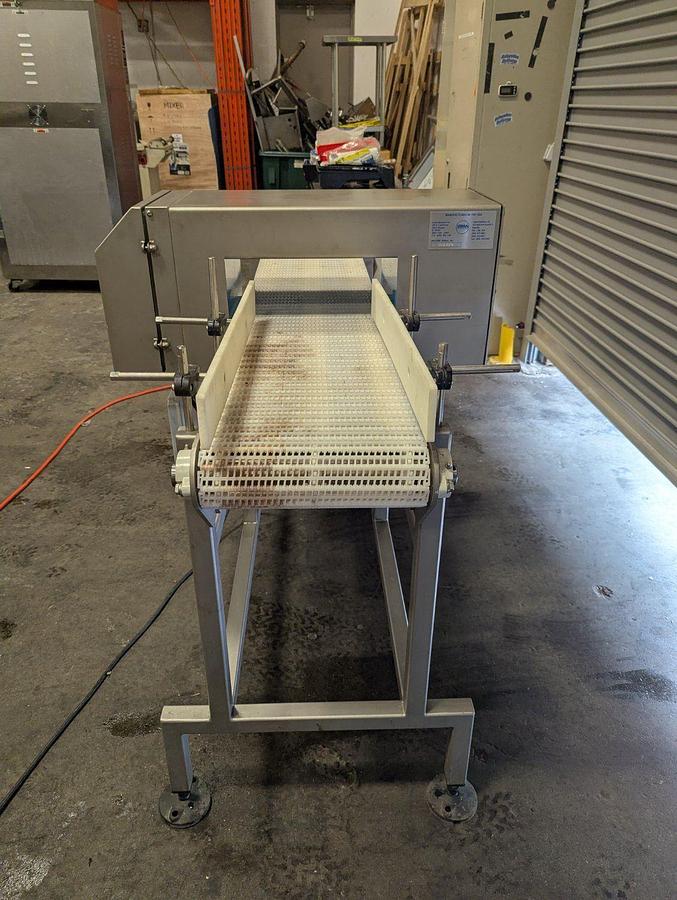 Used  Loma IQ2 Metal Detector