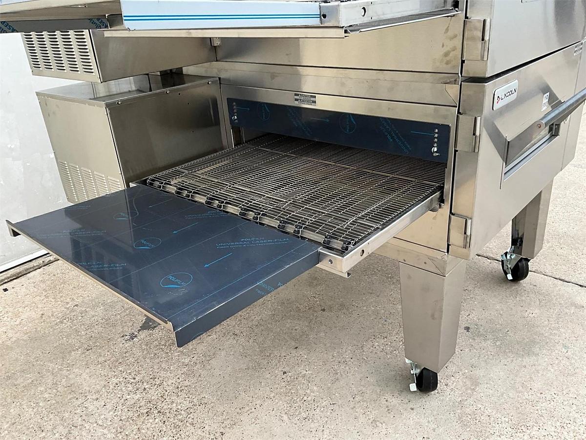 Used 2 stack Lincoln Impinger gas 1600 conveyor oven - NEAR NEW CONDITION