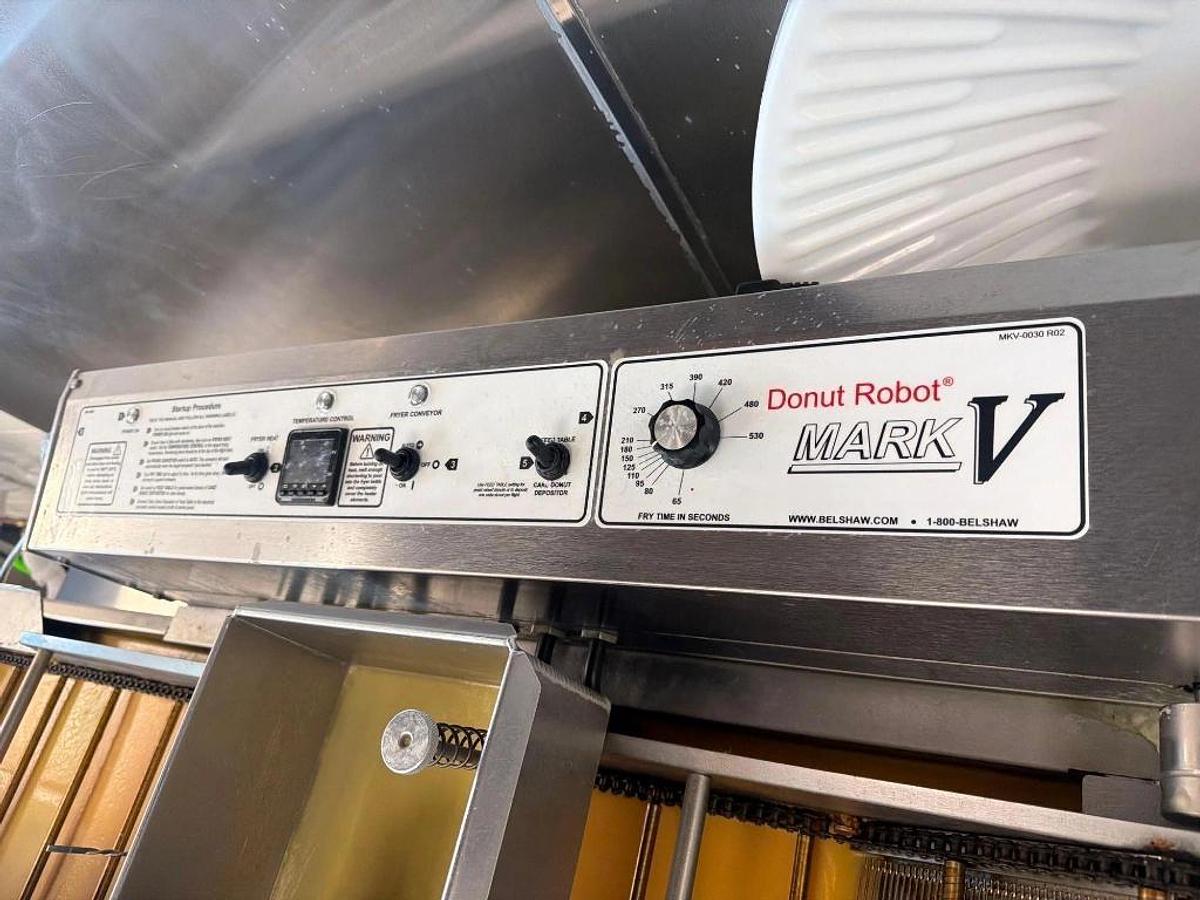 Used Belshaw Donut Robot Mark V Complete Automatic Donut Fryer System - fry and grease filtration machine