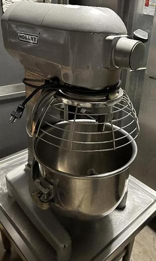 Refurbished HOBART 20 QT MIXER W/  BOWL AND ATTACHMENTS -  HOBART 2012-C
