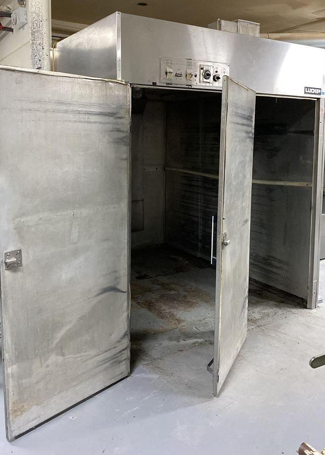 Used LUCKS DR 1/8 STAINLESS STEEL 2 DOOR 80"W X 104"D X 93"H COMMERCIAL ROLL IN BAKERS PROOFER