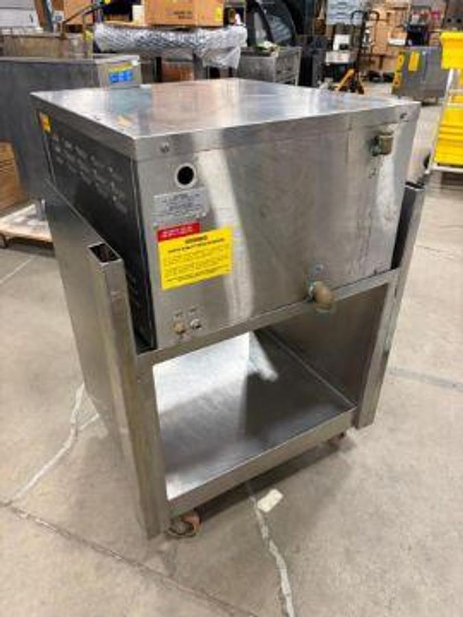 Used STEAMCAN SX-3 ELECTRIC CONVECTION STEAMER WITH STAND