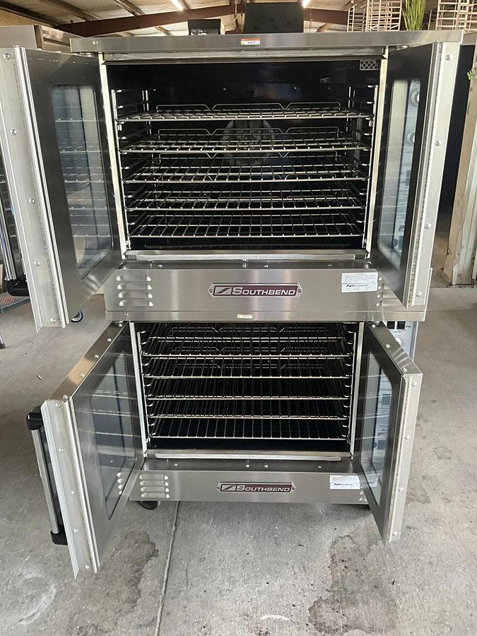 Used 2022 Southbend gas double stack convection oven BGS/23SC Double Deck Energy Star
