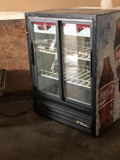 Used PASS THRU GLASS DOOR UPRIGHT REFRIGERATOR