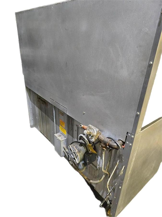 Used Vulcan 6 Burner, Griddle 24" - 1 Regular Oven and 1 Convection Oven