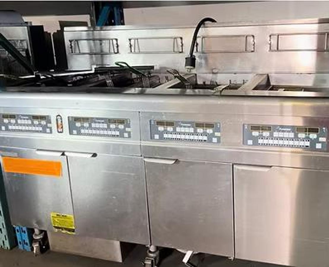 Used 4 BANK HENNY PENNY DEEP FRYRS NATURAL GAS - Model BIGLA430CSD  