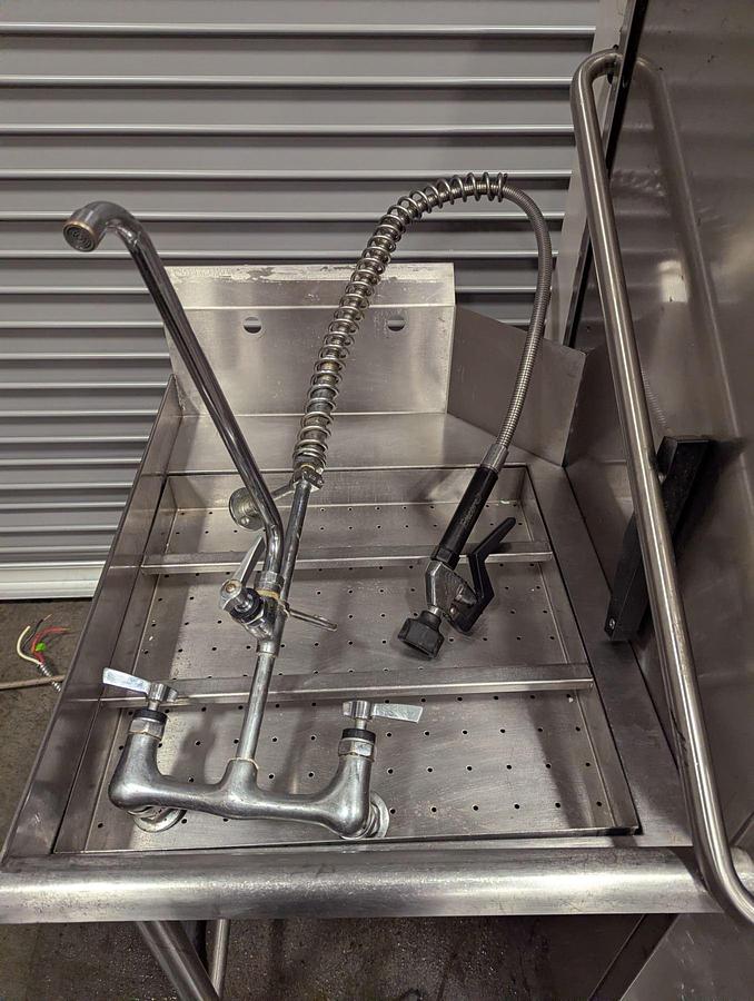 Used  Hobart CDH Door-Type Hi Temp Dishwasher   -C/W DISH TABLING -WARRANTY