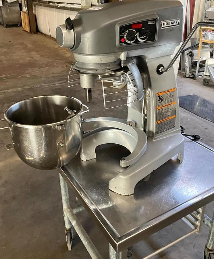 Used  Hobart 20qt Legacy with stand