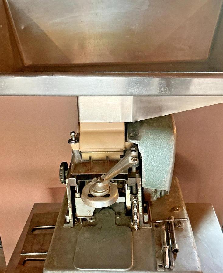 Used PATTY-O-MATIC 230A COMMERCIAL HEAVY DUTY AUTOMATIC PATTY FORMING MACHINE