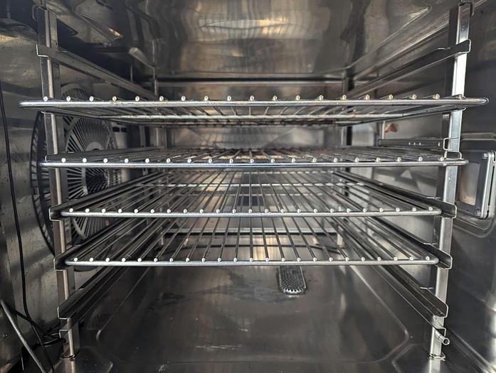 Refurbished Rational SCC WE62 Combi Oven With Ultravent Condensation Hood