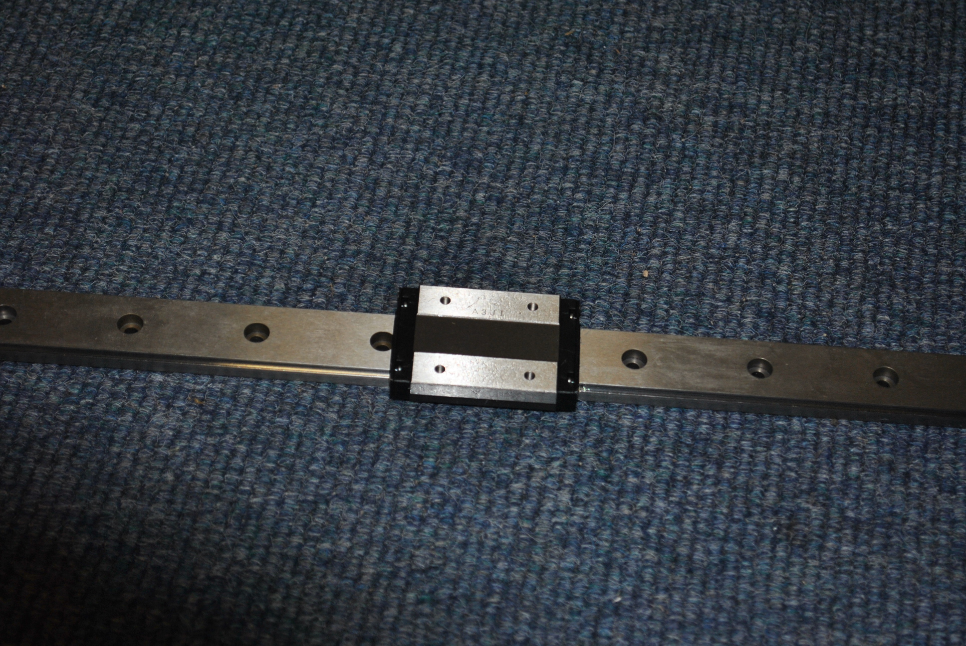 Used THK linear rail rsr12wnuu+975lm 975mm