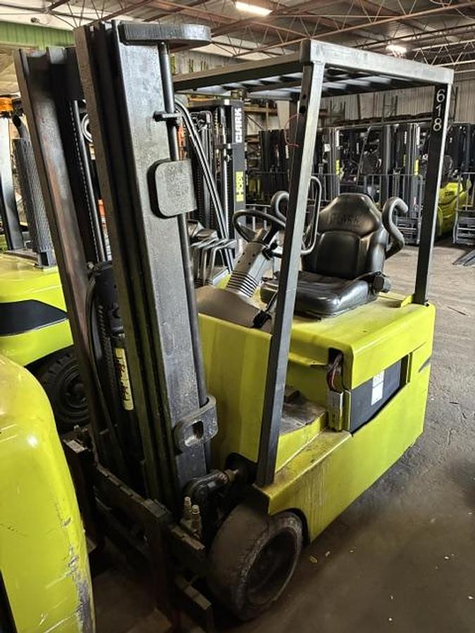 Used 2000 Clark TMG20