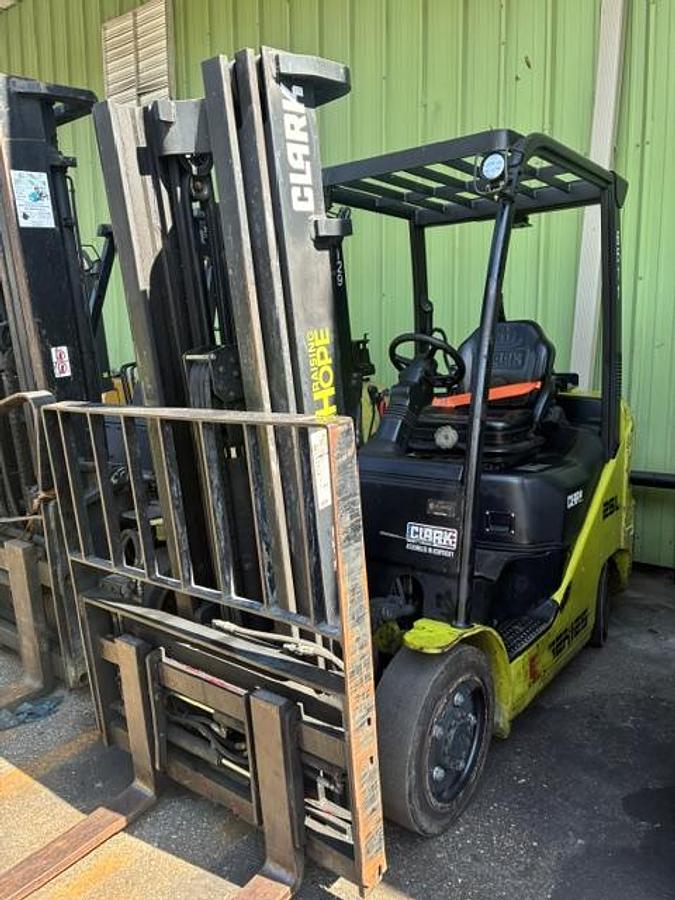 Used 2019 Clark S25CL