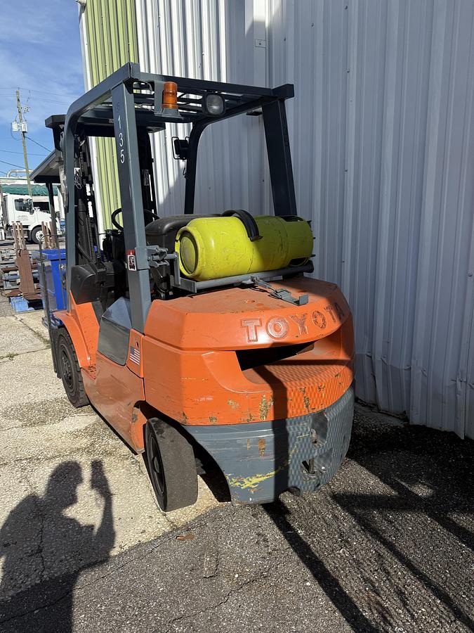 Used Toyota IC-Pneumatic Tires 5,000lbs capacity